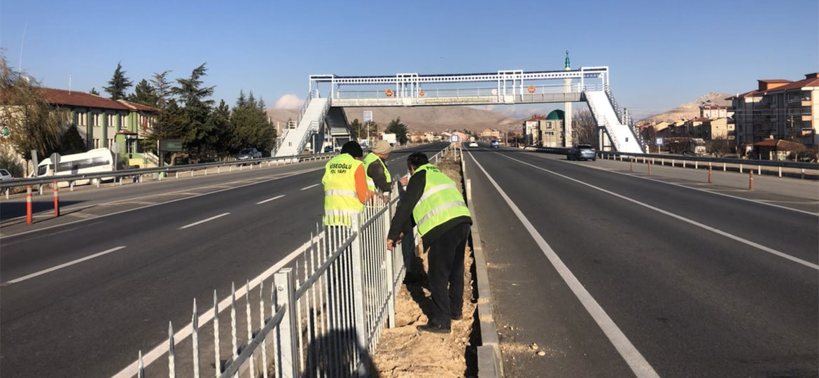 Afyon Karahisar - Konya Devlet Yolunun Akşehir Geçişinde 1 Adet , Ilgın Şehir Geçişinde 1 Adet Olmak Üzere 2 Adet Yaya Üst İle Mevcut Yaya
